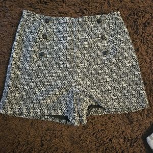 EVERYTHING MUST GO! NWT! Express 7th Avenue Short / Sz 10